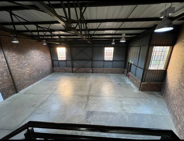298M² WAREHOUSE TO LET IN OLIVEDALE